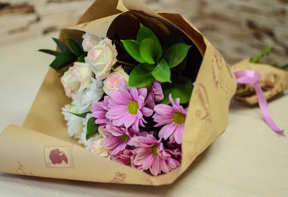 Букет цветов из: Розы и Хризантемы в Нижнем Баскунчаке