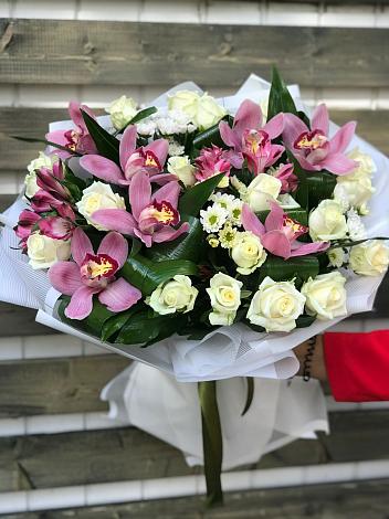 Букет цветов из: Розы и Хризантемы в Нижнем Баскунчаке