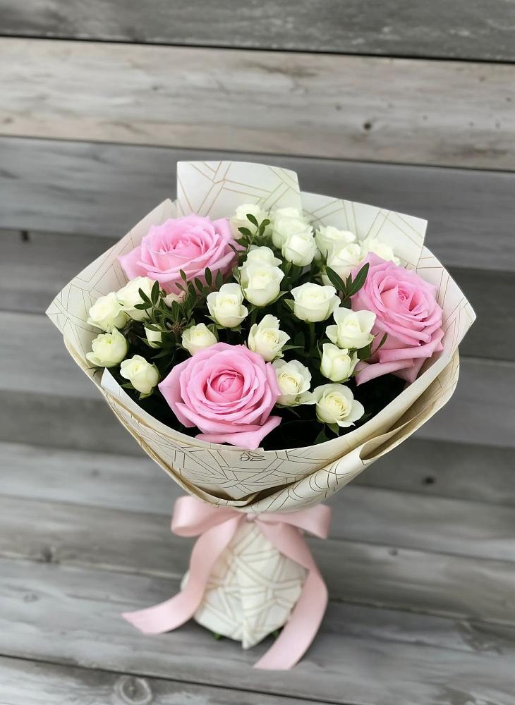 Букет цветов из: Розы в Нижнем Баскунчаке