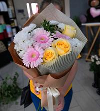 Букет цветов из:  Герберы, Розы и Хризантемы в Нижнем Баскунчаке