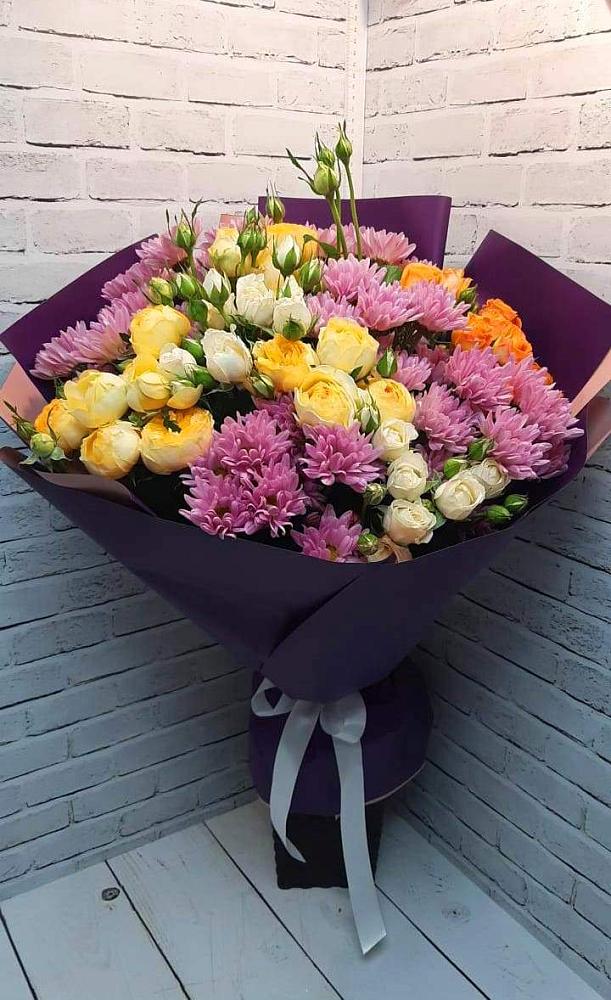 Букет цветов из: Хризантемы и Розы в Нижнем Баскунчаке