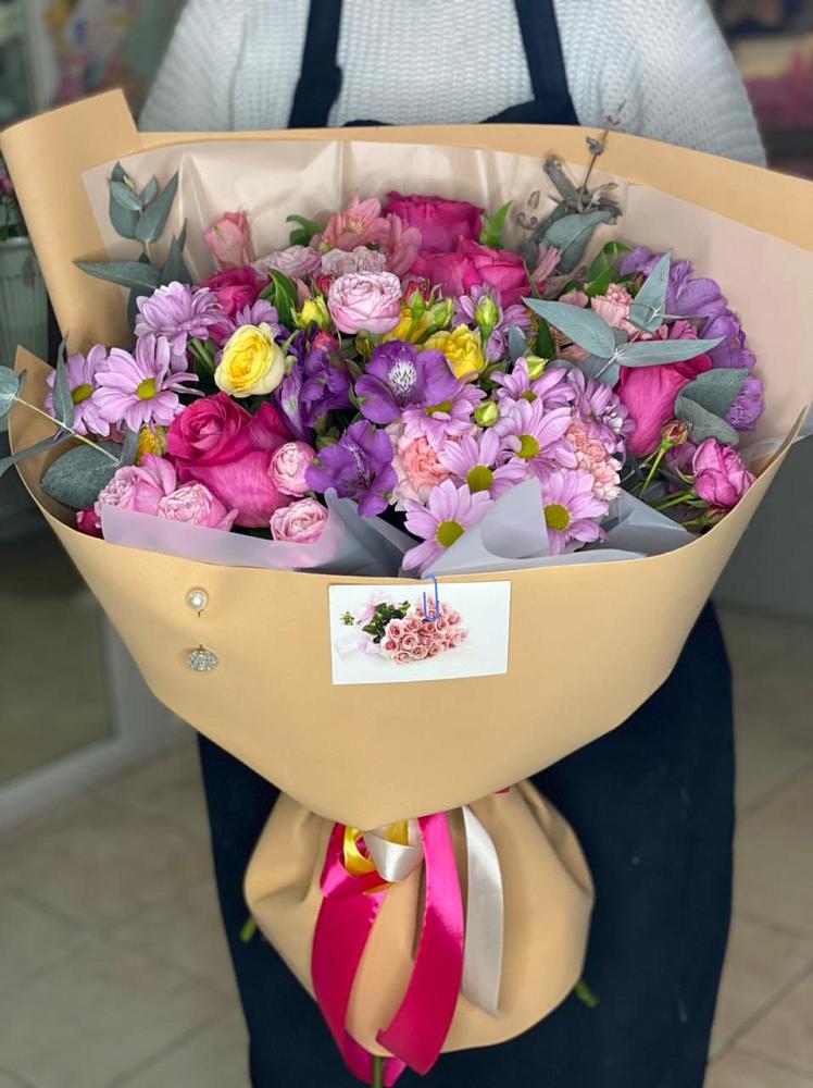 Букет цветов из: Хризантемы, Гвоздики и Альстромерии в Нижнем Баскунчаке