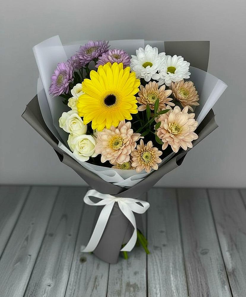 Букет цветов из: Розы, Герберы и Хризантемы в Нижнем Баскунчаке