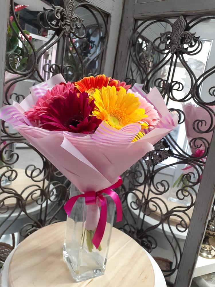 Букет цветов из: Герберы в Нижнем Баскунчаке