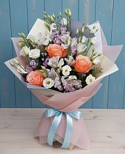 Букет цветов из:  Лизиантусы, Розы, Альстромерии и Гипсофила в Нижнем Баскунчаке