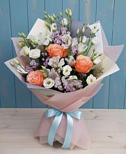 Букет цветов из:  Лизиантусы, Розы, Альстромерии и Гипсофила в Нижнем Баскунчаке