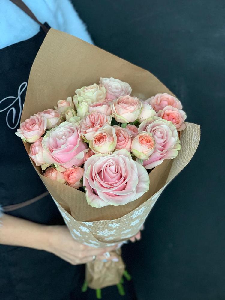 Букет цветов из: Хризантемы и Розы в Нижнем Баскунчаке