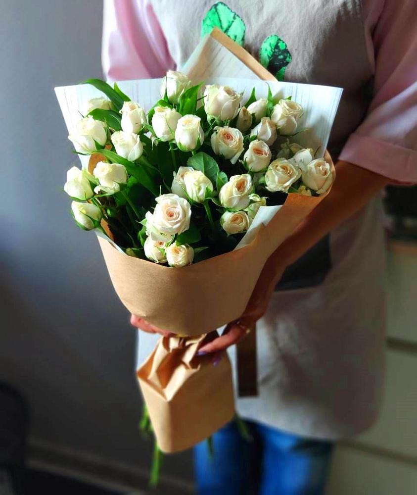 Букет цветов из: Розы в Нижнем Баскунчаке