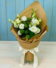 Букет цветов из:  Хризантемы и Лизиантусы в Нижнем Баскунчаке