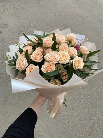 Букет Кремовые розы Латте в Нижнем Баскунчаке