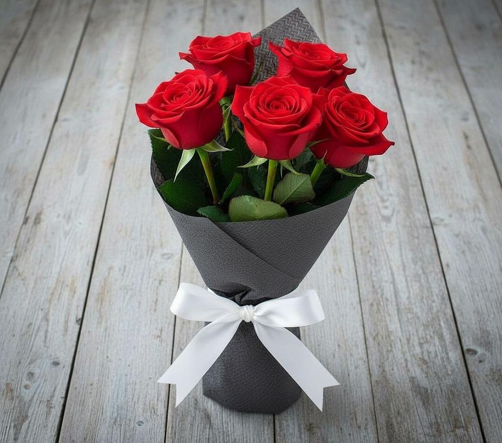 Букет 5 Красных роз Эдлесс Лав в Нижнем Баскунчаке