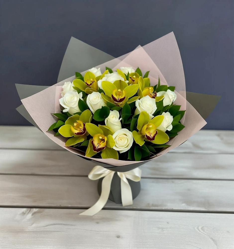 Букет цветов из: Орхидеи и Розы в Нижнем Баскунчаке