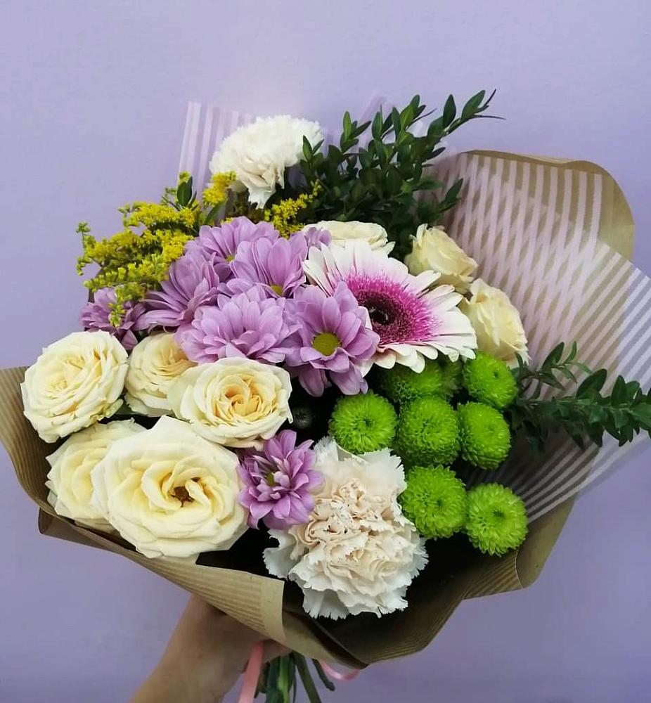 Букет цветов из: Хризантемы, Розы, Гвоздики и Герберы в Нижнем Баскунчаке