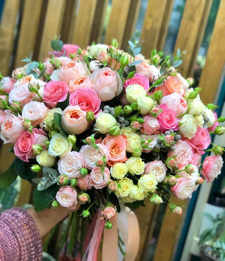 Букет цветов из: Розы в Нижнем Баскунчаке