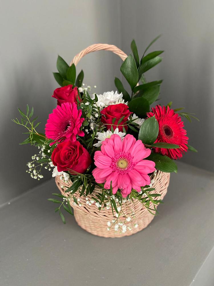 Цветочная композиция из Розы, Хризантемы и Герберы в корзине в Нижнем Баскунчаке